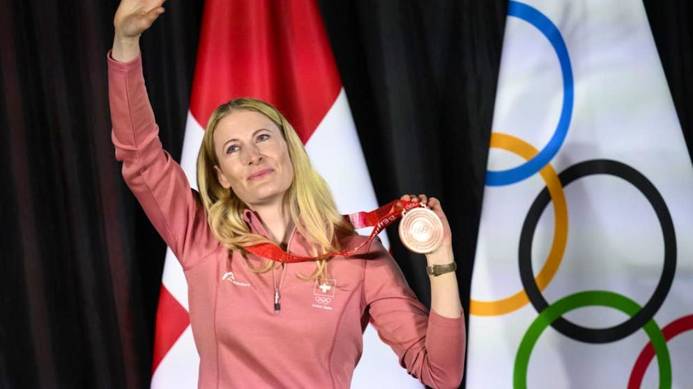 Was machen die Schweizer Medaillengewinner von 2022 heute? - Gallery. Fanny Smith musste über ein Jahr auf ihre Bronzemedaille von Peking warten