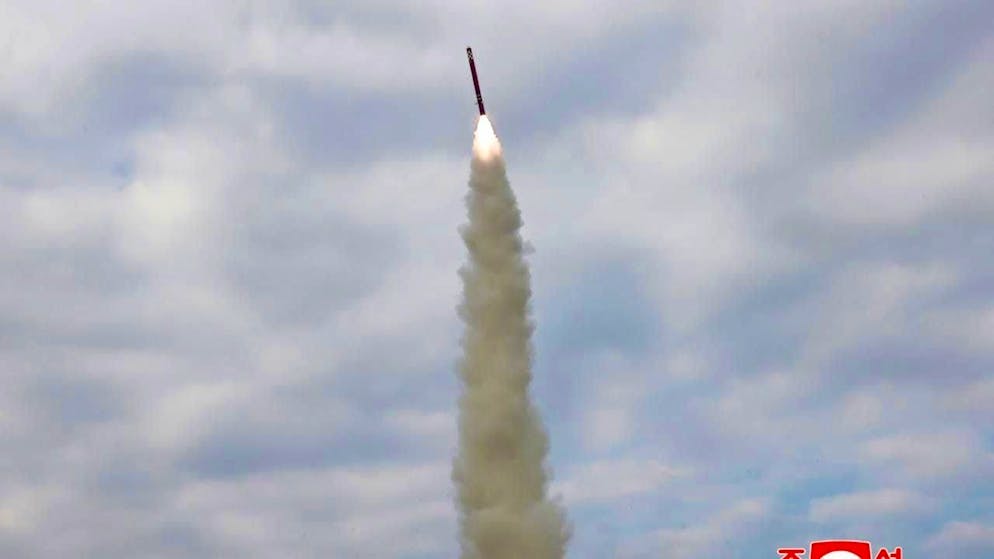 HANDOUT - This image provided by North Korea's state news agency KCNA on Oct. 29, 2025 shows a test launch of strategic cruise missiles at sea, according to KCNA. Photo: Uncredited/KCNA via YNA/dpa - ATTENTION: For editorial use only and only with full citation of the above credit