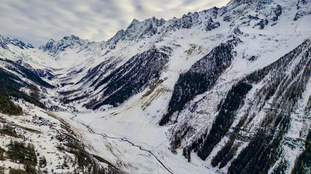 Pericolo non ancora scongiurato. A Blatten «un milione di metri cubi di roccia e ghiaccio potrebbero cadere da un giorno all'altro»
