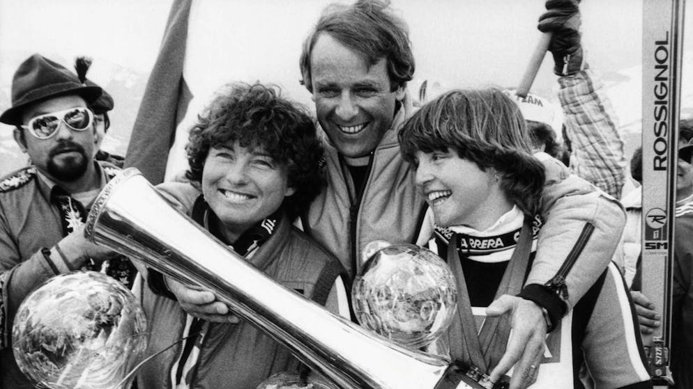 Ski boss Adolf Ogi with Maite Nadig and Erika Hess in 1981 after winning the Nations Cup.