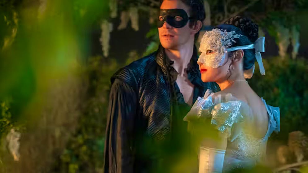 Décryptage. Pourquoi on rêve de la mode Bridgerton… mais pas dans nos dressings!