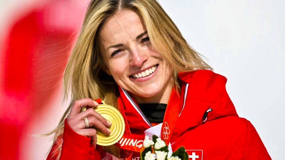 What are the 2022 Swiss medal winners doing today? - Gallery. Crowning a magnificent career: Lara Gut-Behrami won gold in the super-G in 2022 and is now missing after tearing her cruciate ligament