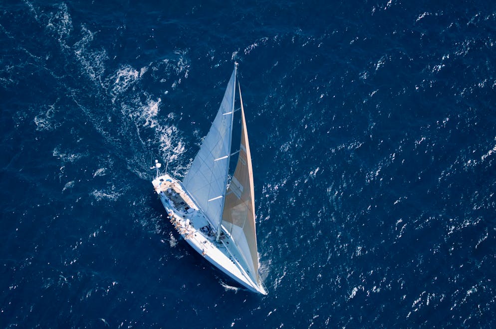 Les raisons qui ont poussé le voilier à dériver à des centaines de kilomètres de sa route prévue restent inconnues. (image d'illustration)