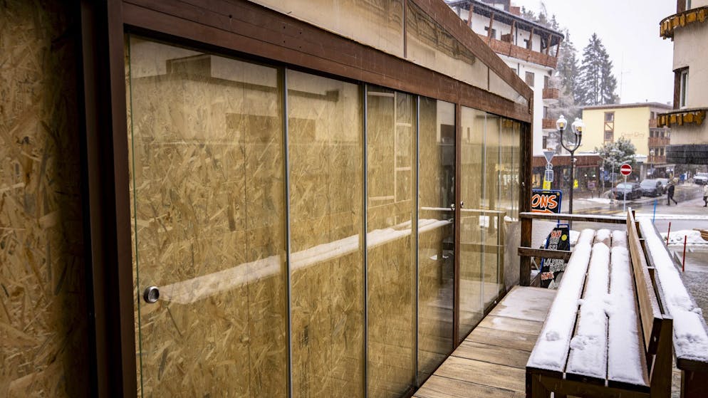 Drame de Crans-Montana. Un ancien chargé de sécurité communal dans le viseur de la justice