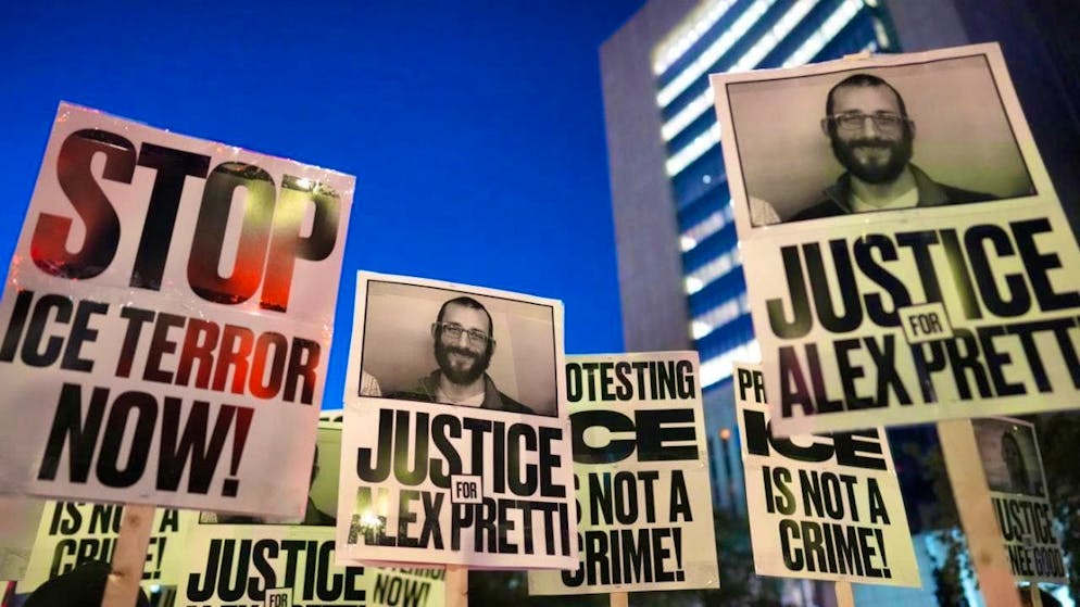 Protesters gather in Minneapolis for a rally against ICE immigration enforcement. Photo: Adam Gray/AP/dpa