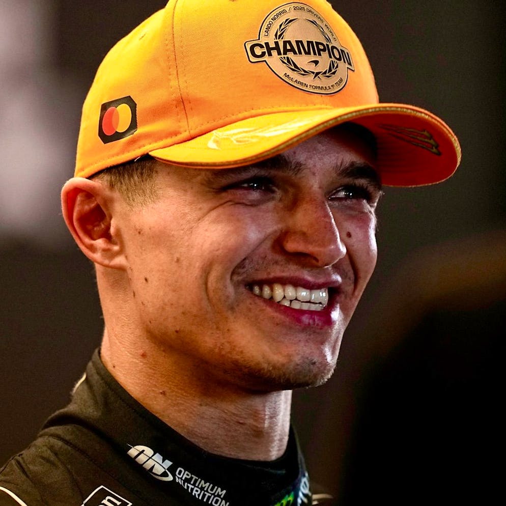 Tests en Formule 1. McLaren enfin en piste, Mercedes accumule les tours