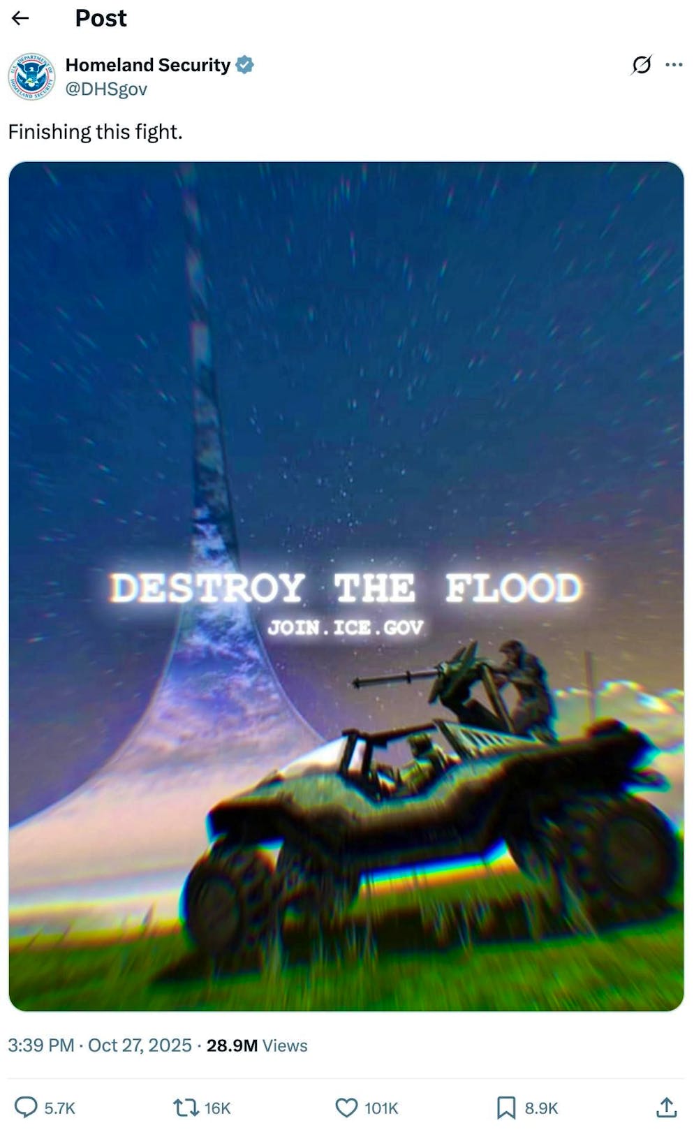 Il linguaggio dei post dell'amministrazione Trump sui social media. «Distruggi l'inondazione», si legge in questo post di X del <a target="_blank" rel="nofollow" href="https://x.com/DHSgov/status/1982819431894901043">dipartimento di sicurezza nazionale</a>. L'immagine proviene dal gioco per computer «Halo», dove il «flood» è costituito da alieni parassiti. Anche gli estremisti di destra lamentano costantemente un «diluvio» di migranti. «Mettete fine a questa lotta», scrive l'autorità il 27 ottobre 2025.