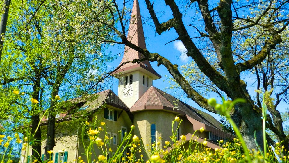 The parish of Menziken-Reinach is in dispute. A priest is said to have continued working even though he was dismissed.