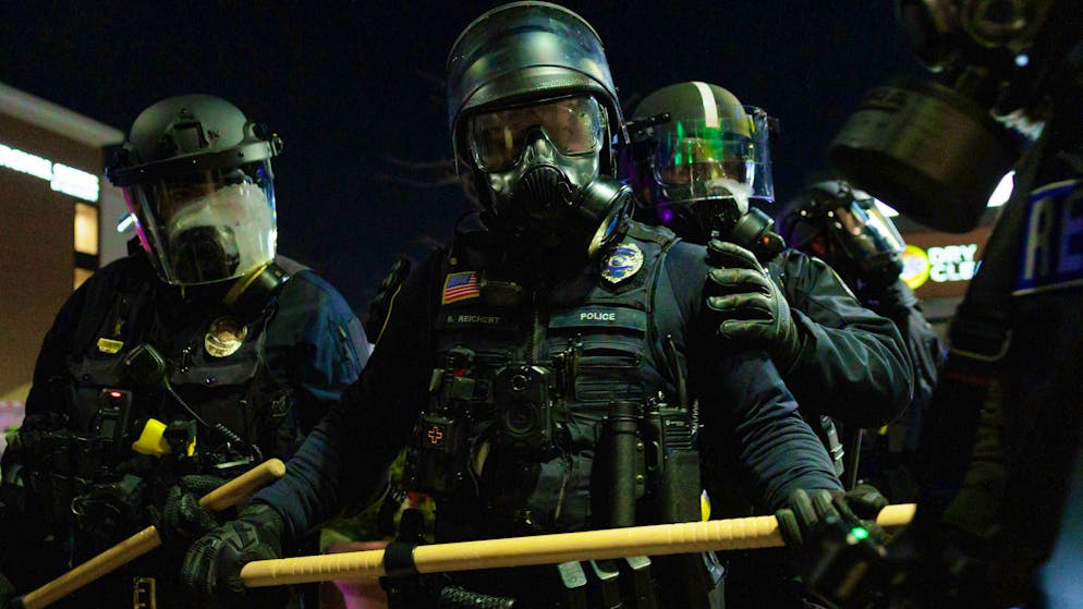 L'ICE nel mirino. La situazione negli USA può davvero essere paragonata ai primi giorni della Germania nazista?