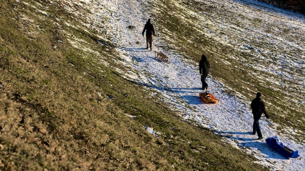 La neve è quasi assente sia in pianura che in montagna.