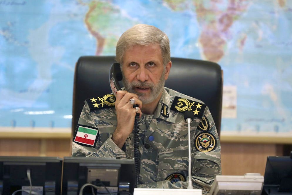 Le chef de l'armée iranienne, le général Amir Hatami, s'est dit prêt à une «riposte écrasante» aux menaces d'intervention américaine, a annoncé jeudi la télévision d'Etat. Il a doté les régiments de combat d'un millier de drones stratégiques. (Archives)