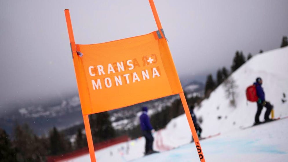 WM-Hauptprobe in Crans-Montana mit besonderem Setting - Gallery. Die Torflaggen sind für einmal ohne Werbung gehalten.