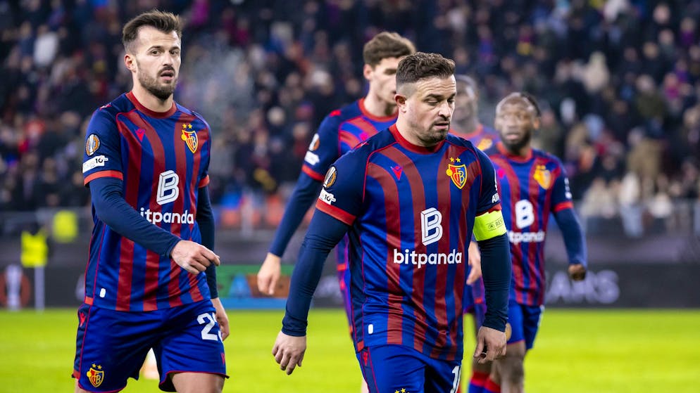 FCB verliert beim Lichtsteiner-Debüt. Ein Sieg hätte gereicht für die K.o.-Phase, aber die Basler treffen das Tor nicht