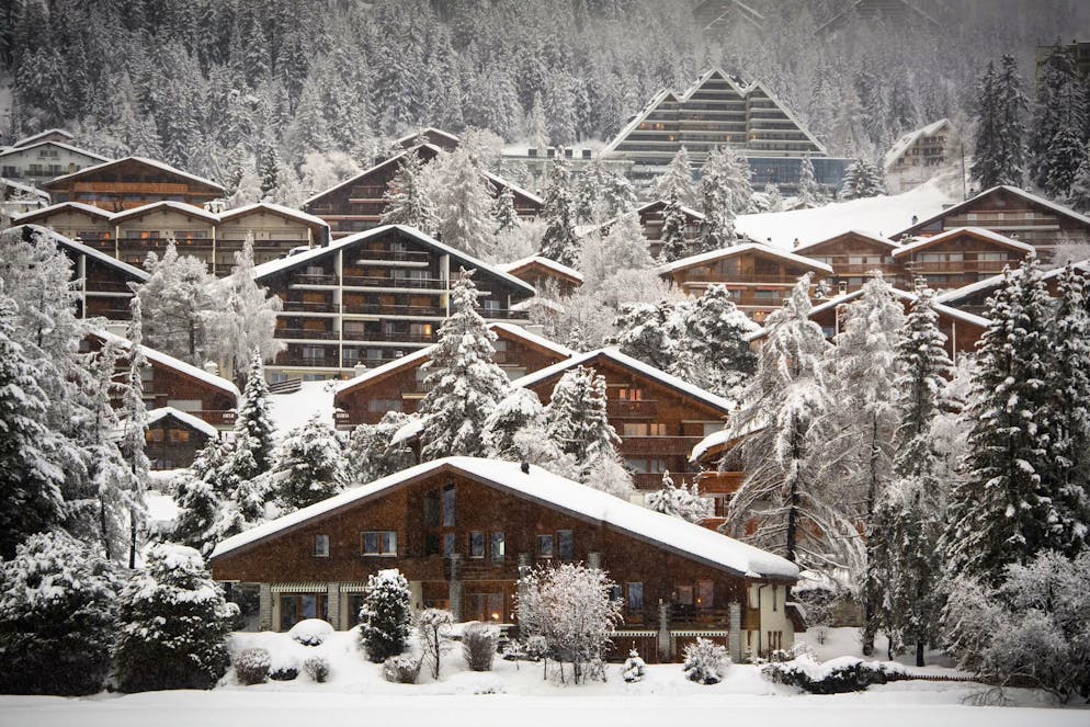 Après la tragédie de Crans-Montana, les assureurs s'interrogent sur la couvertures des coûts et les responsabilités. Le drame soulève également des questions en matière de protection contre les incendies en Suisse. (Archives)