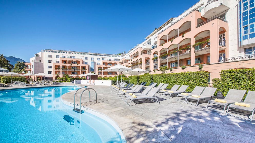 So reist du in der Schweiz überraschend günstig - Hotelcard. Die Villa Sassa befindet sich oberhalb von Lugano.