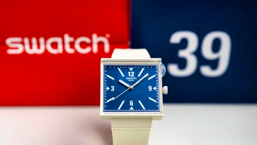 Swatch suffered another slump in profits last year. Group profit fell to 25 million Swiss francs from 219 million in the previous year. Sales shrank by 5.9 percent to 6.28 billion Swiss francs. (archive picture)