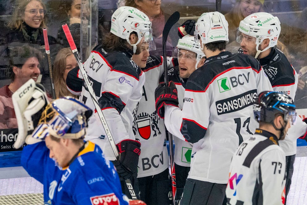 Lausanne avance, Bienne et Ajoie marquent le pas.