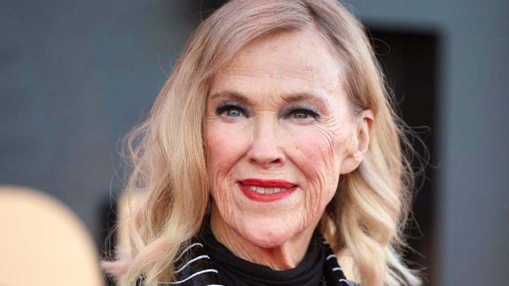 Le grand public se souvient notamment du rôle de Catherine O'Hara dans "Maman, j'ai raté l'avion". On la voit ici l'an dernier, jeune septuagénaire.