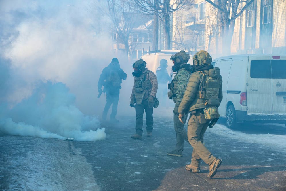 Degli agenti dell'ICE all'opera durante le recenti proteste a Minneapolis.