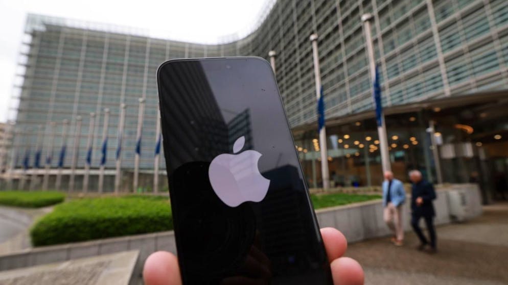 Malgrado le turbolenze della congiuntura Apple continua a guadagnare.