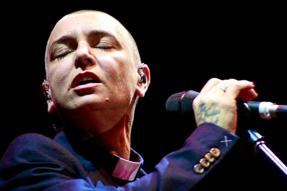La chanteuse pop irlandaise Sinead O'Connor est décédée subitement en juillet 2023 à l'âge de 56 ans. En 1991, elle a refusé de recevoir le Grammy.