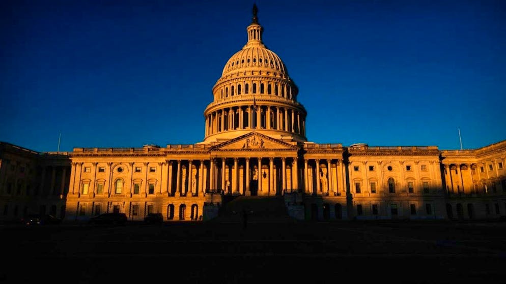ARCHIVE - The Capitol can be seen shortly after sunrise. Photo: Julia Demaree Nikhinson/AP/dpa