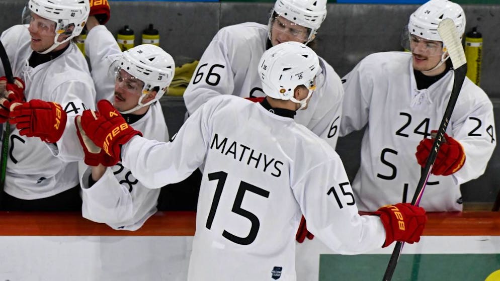 Lugano domine Genève-Servette et grimpe au 3e rang - Gallery. Tim Mathys a inscrit l'un des six buts de Langnau