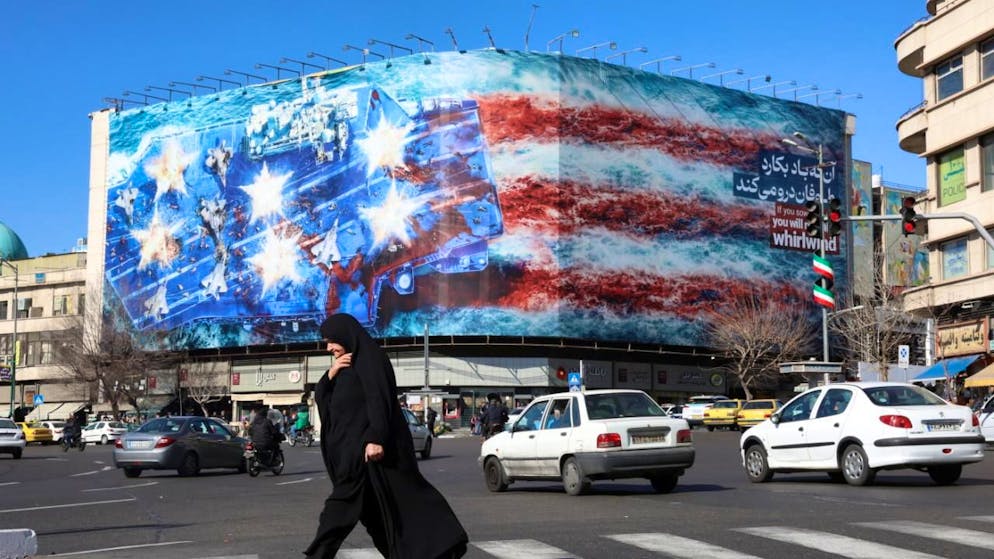Un possibile attacco americano continua a incombere sull'Iran.