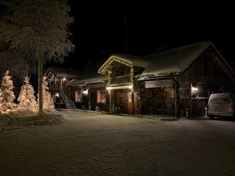 Hotel Isokenkäisten Klubi is located close to the Russian border. It is also run by two sisters who took it over from their father.