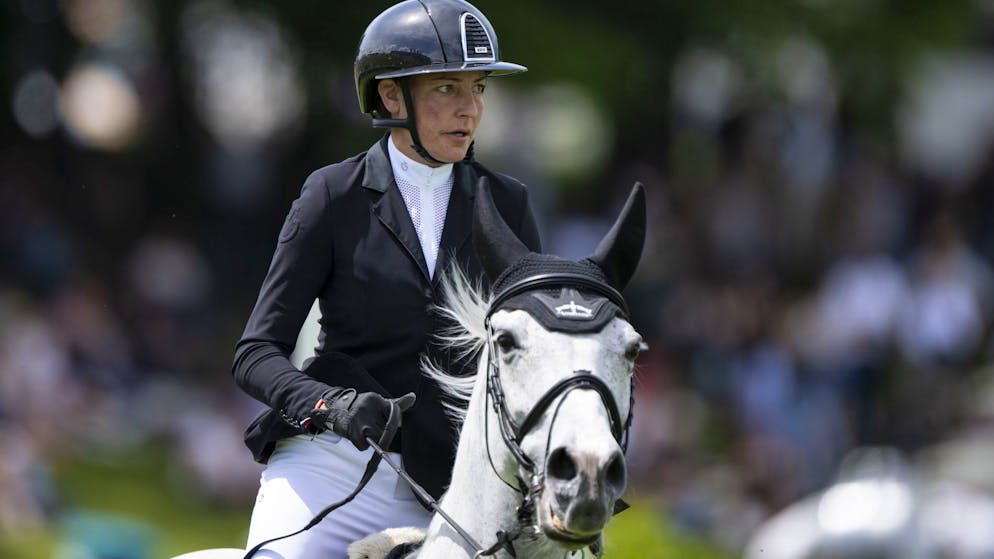 Nadja Peter Steiner sur sa monture, en pleine action