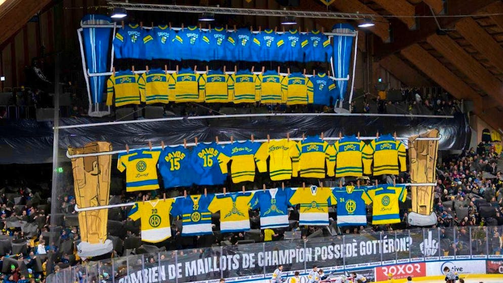 Davos sets the tone on the banner and on the ice on Sunday