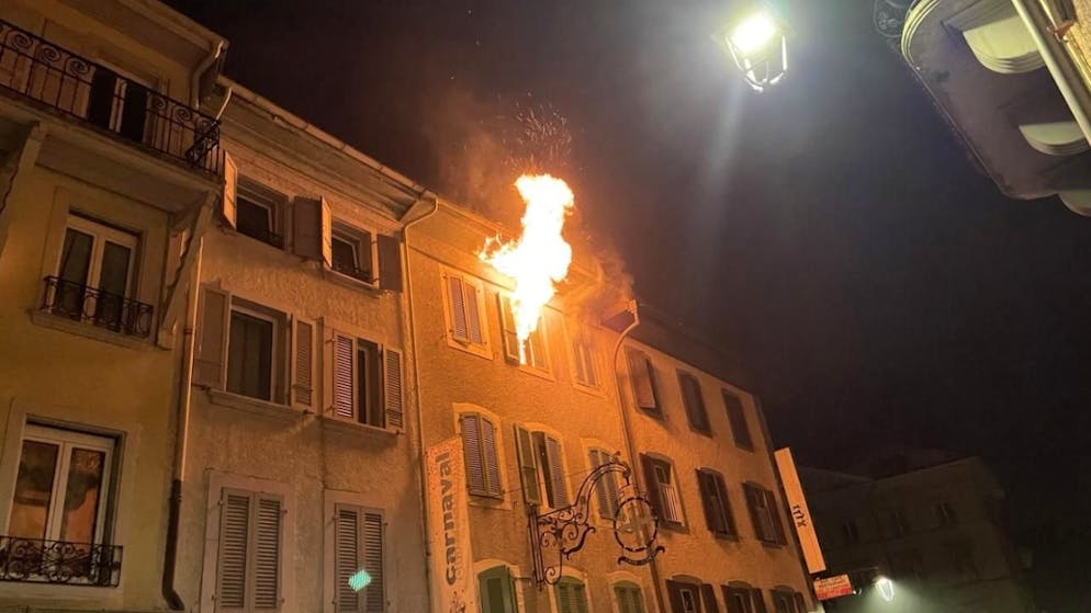 Le immagini dell'incendio