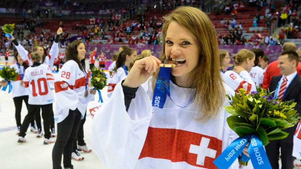 Florence Schelling erinnert sich an den Olympia-Coup - Gallery. Florence Schelling 2014 mit der Olympia-Bronzemedaille