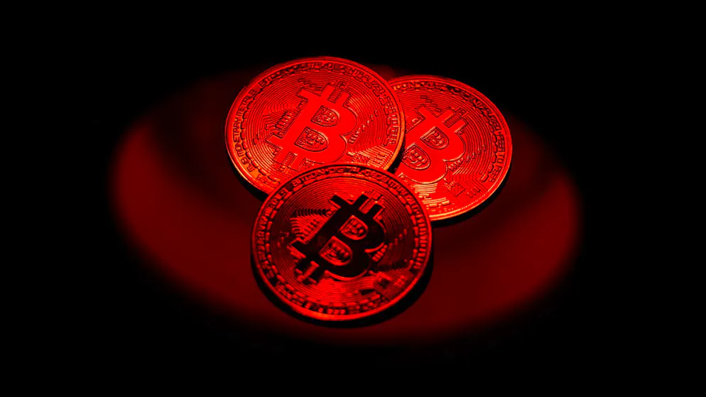 Kryptowährung im Sinkflug. Bitcoin stürzt um über 50 Prozent ab – jetzt warnen Experten vor neuer Gefahr