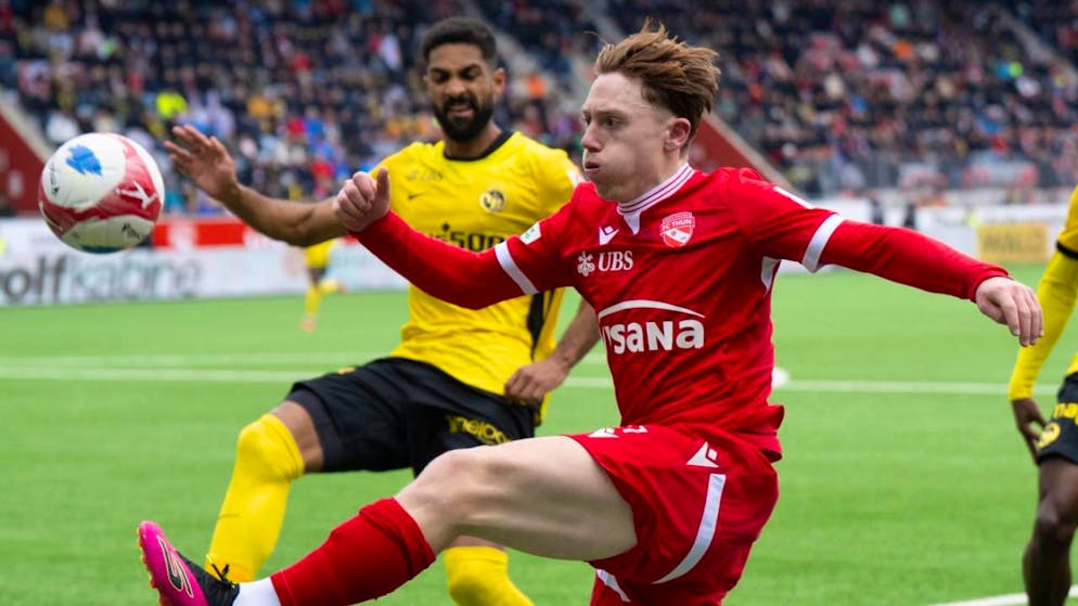 Thuns Aussenverteidiger Michael Heule, rechts, fällt wegen einer Verletzung im Bereich der linken Hüfte aus. (Archivbild)