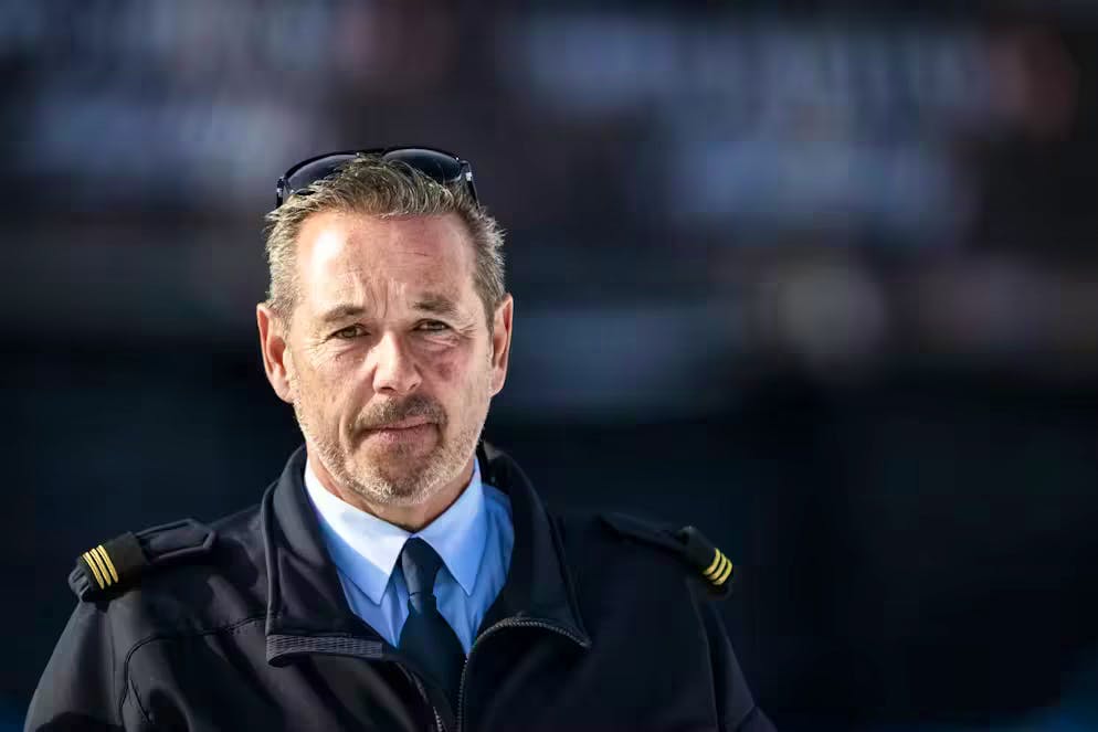 Le chef des pompiers de la commune de Crans-Montana sera auditionné le 16 février par les enquêteurs en charge du drame du bar «Le Constellation». L'information révélée par la RTS a été confirmée lundi à Keystone-ATS par le Ministère public valaisan.