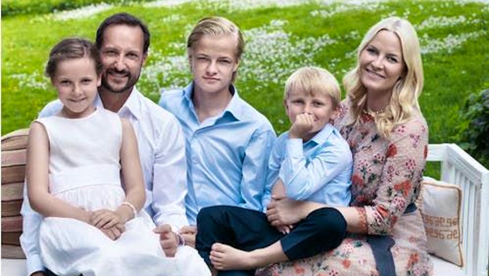 Rape, violence, drugs: The Høiby case shakes Norway's royal family. From left to right: Princess Ingrid Alexandra of Norway, Crown Prince Haakon, Marius Høiby, Prince Sverre Magnus and Crown Princess Mette-Marit on National Day. The photo was taken in June 2013.
