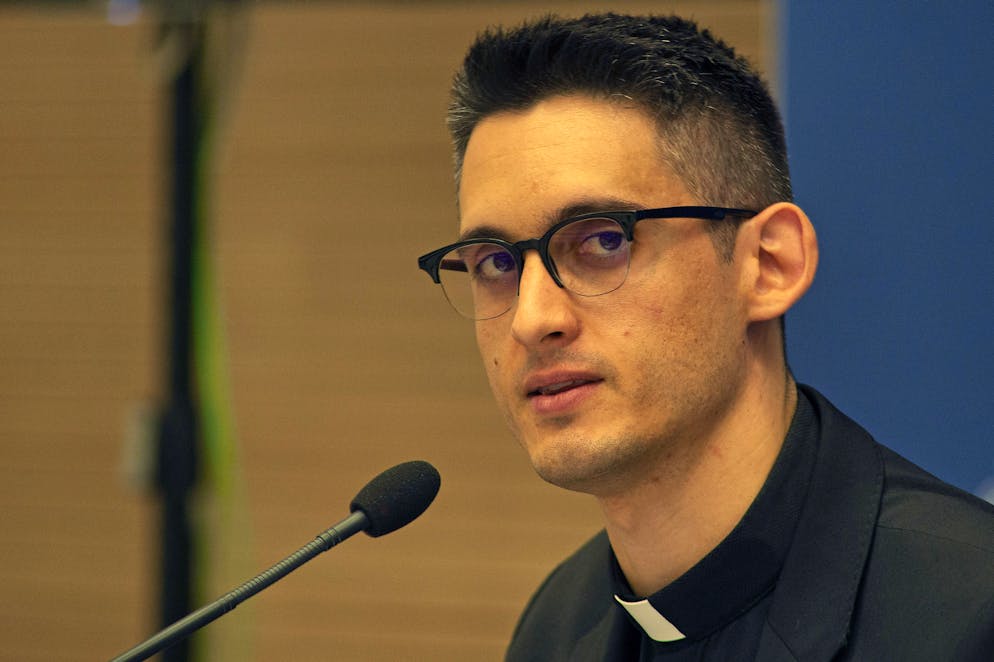 Don Alberto Ravagnani, prete e influencer italiano (foto d'archivio).