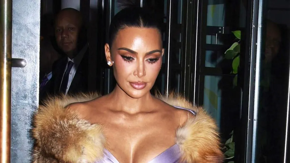 Fuga romantica?. Weekend segreto in Inghilterra per Lewis Hamilton e Kim Kardashian, scatta il gossip