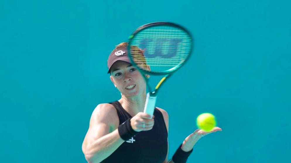 Simona Waltert surprises with victory against Daria Kasatkina