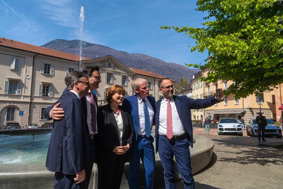 Il Consiglio di Stato ticinese in trasferta da Bellinzona a Isone.