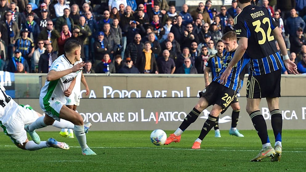 Michel Aebischer trifft mit einem satten Schuss zum ersten Mal für Pisa.
