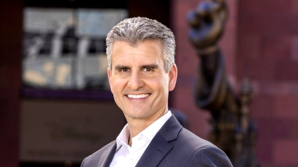 Der neue Walt Disney-Chef Josh D'Amaro hat bisher die Themenparks des Unterhaltungskonzerns geleitet. (Archivbild)