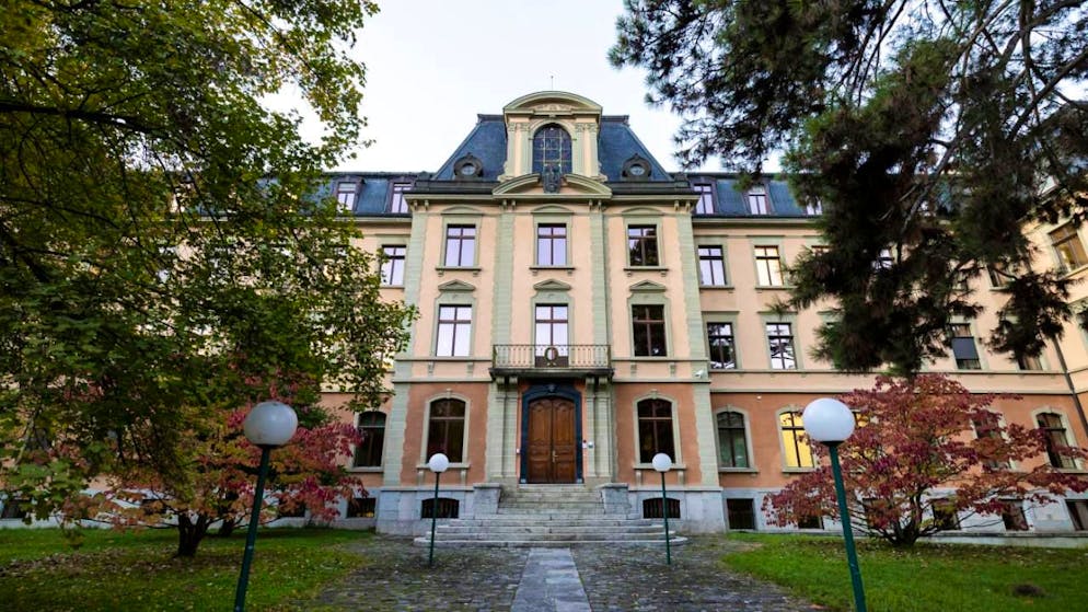 Das Walliser Kantonsgericht hat die Strafe, zu der ein tunesischer Drogendealer in erster Instanz verurteilt worden war, um drei Monate reduziert. (Archivbild)