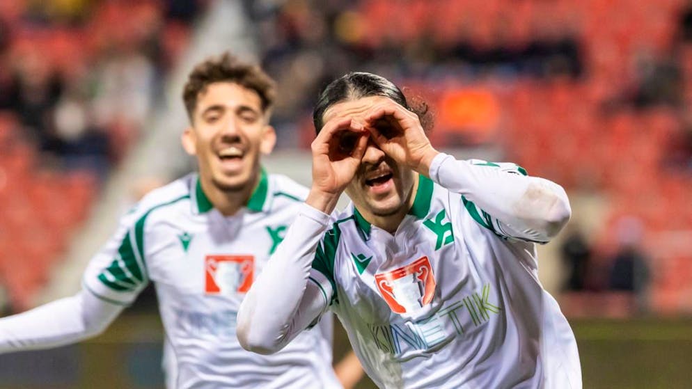 Elias Pasche jubelt über den Ausgleich für Yverdon.