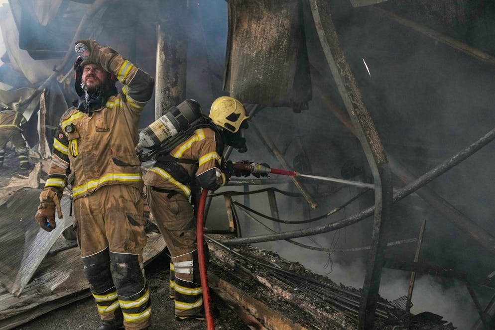 Grossbrand in Teheran zerstört Markthalle - Gallery. Das Feuer war Medien zufolge am Dienstag in einer 2.000 Quadratmeter großen Markthalle ausgebrochen.