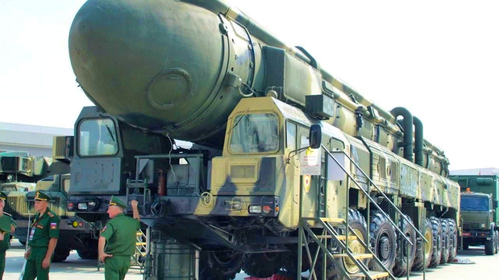 ARCHIVE - A Topol intercontinental ballistic missile equipped with nuclear warheads is presented at an arms fair. Photo: -/YNA/dpa