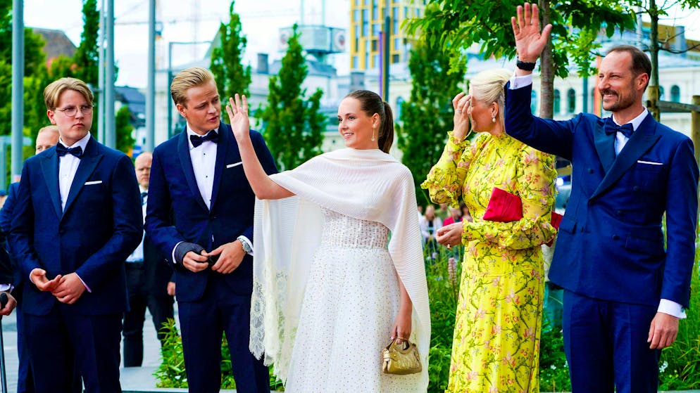 The trial of Marius Borg Høiby (second from left) also puts his family in the spotlight: Crown Prince Haakon, Crown Princess Mette-Marit with their children Princess Ingrid Alexandra and Prince Sverre Magnus (from right to left).
