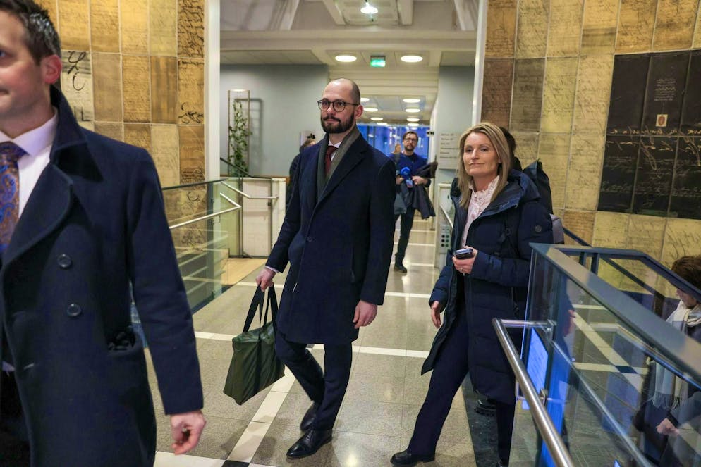 Andreas Kruszewski (center) arriving at the Oslo court. He is part of the public prosecutor's office (Investigative Leader).
