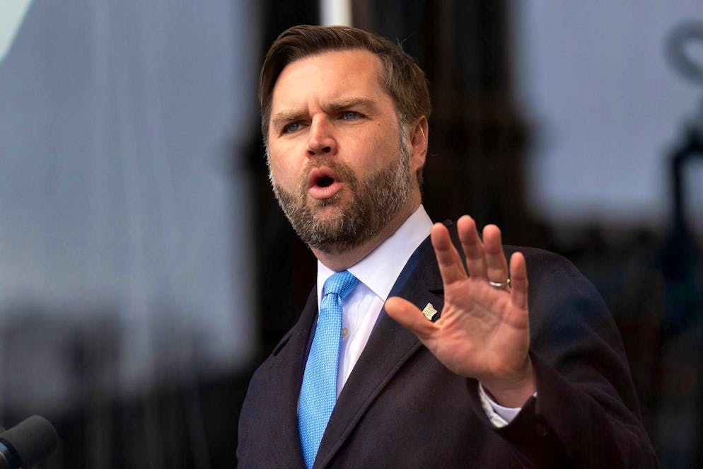 The USA wants to reduce its dependence on China.